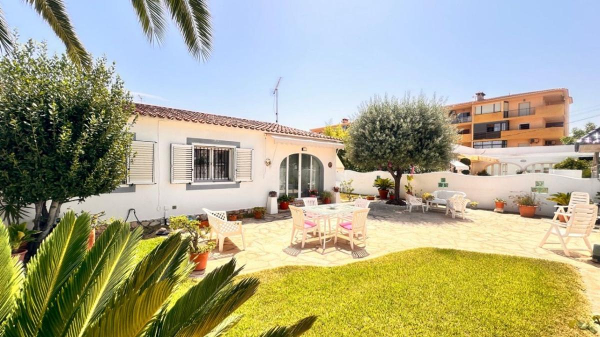 Продажа отдельного шале в Casa o chalet en Les Bassetes-El Marjal, Denia, Дения photo 1