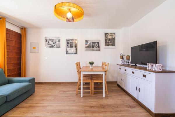 Chalet pareado en CL Adelfas, Tamarit - Playa Lissa, Santa Pola thumbnail 2