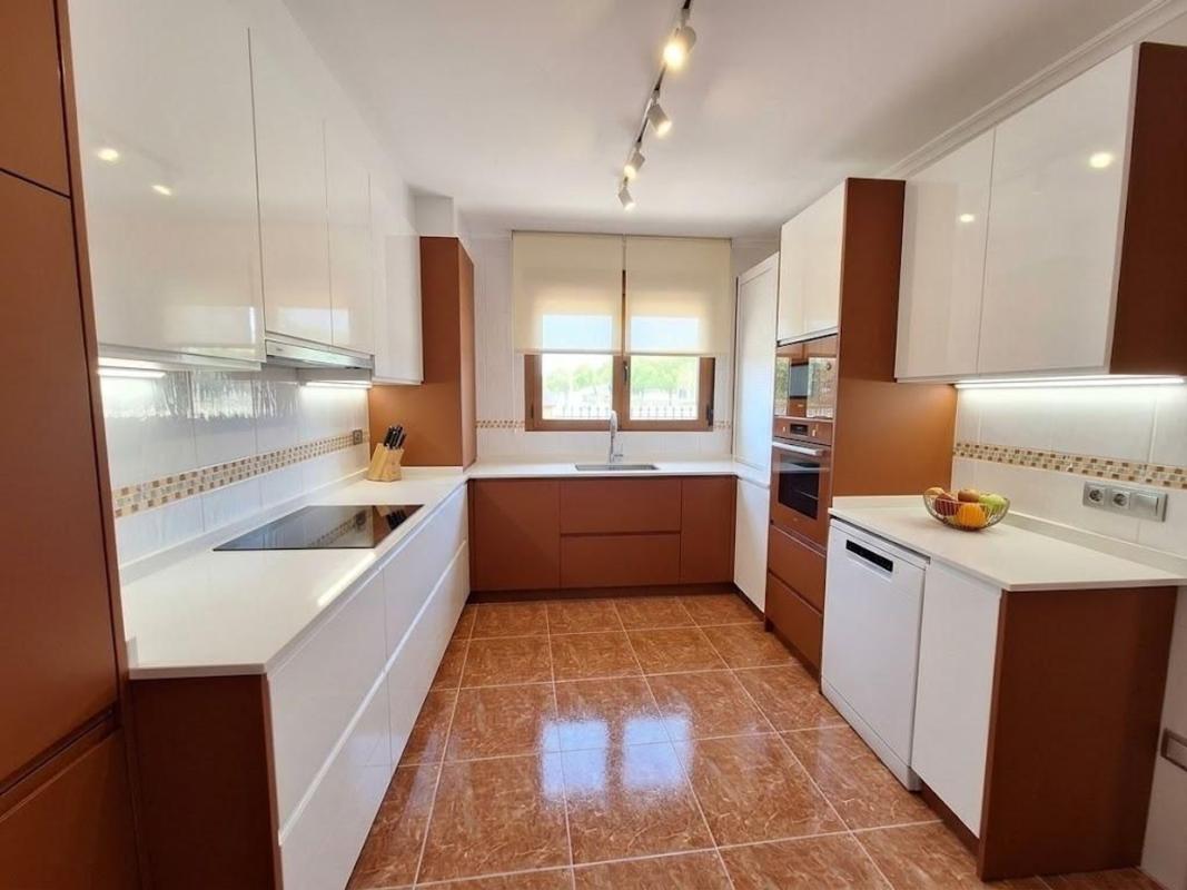 Properties for sale and rent in Spain photo 1