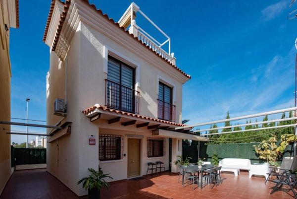 Частный шале на продаже в Casa o chalet en Avenida D'Escandinàvia, Gran Vista-Olivo de Oro, Gran Alacant, Гран-Алакант thumbnail 2