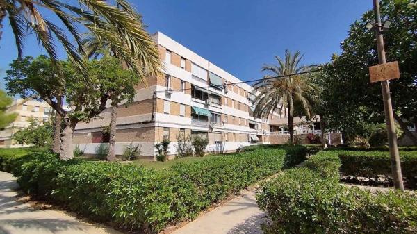 Частный шале на продаже в  Casa o chalet en Calle Pintor Antonio Amorós, Ciudad Elegida, Alicante / Alacant, Аликанте / Алакант photo 1