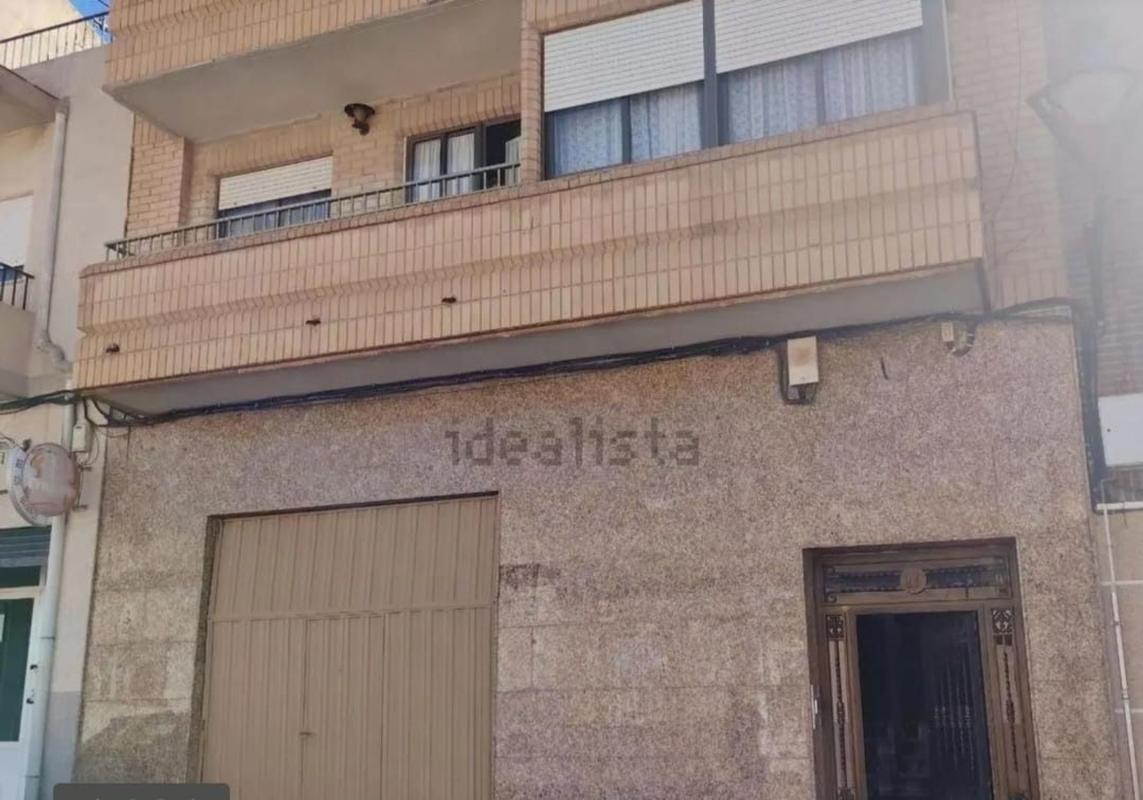 Edificio de 272m2 en venta en Elda photo 3
