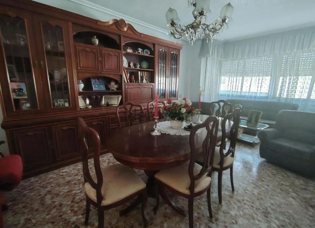 Edificio de 272m2 en venta en Elda photo 4