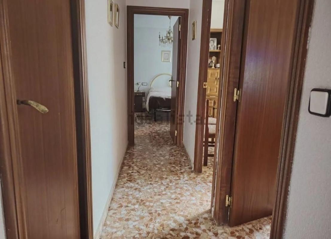 Edificio de 272m2 en venta en Elda photo 5