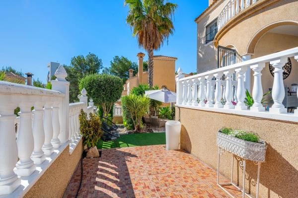 Chalet independiente en venta en Casa o chalet en Villamartín, Orihuela, Orihuela
 photo 3