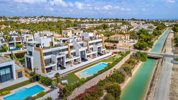 Sale of flat in Piso en Villamartín, Orihuela, Orihuela
 photo 1