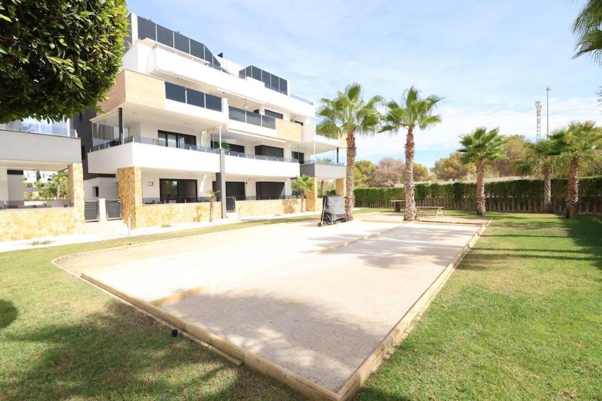 Sprzedaż mieszkania w Piso en Zona Lago - Los Almendros, Orihuela, Orihuela
 photo 5