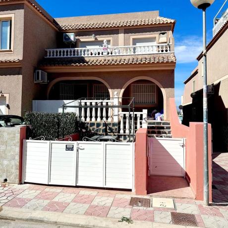 Chalet adosado en Calle de Xipre, Monte y Mar, Gran Alacant photo 1