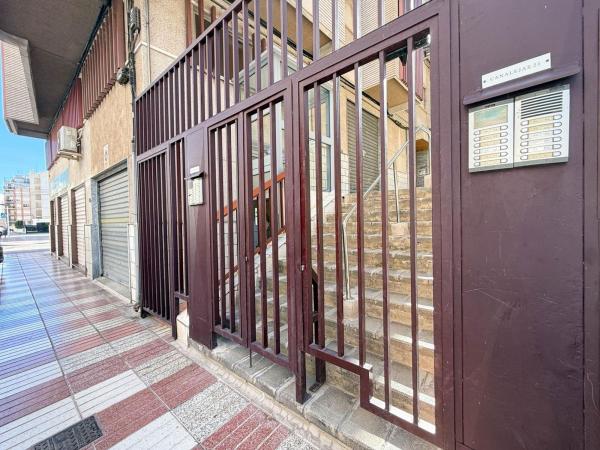 Venta de piso en Piso en Avenida Canalejas, Puerto, Santa Pola, Santa Pola
thumbnail 2