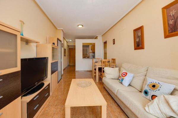 Sale of flat in Piso en Calle Caritas, 2, Parque Acuático - Sector 25, Torrevieja, Torrevieja
thumbnail 2