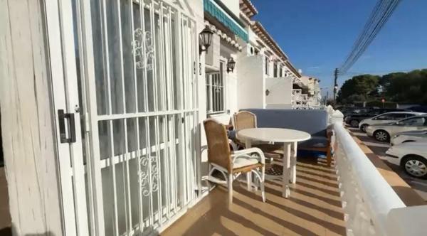 Venta de piso en Piso en Los Balcones - Los Altos del Edén, Torrevieja, Torrevieja
thumbnail 3
