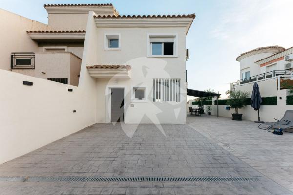Chalet adosado en Balcón de Finestrat-Terra Marina, Finestrat photo 1
