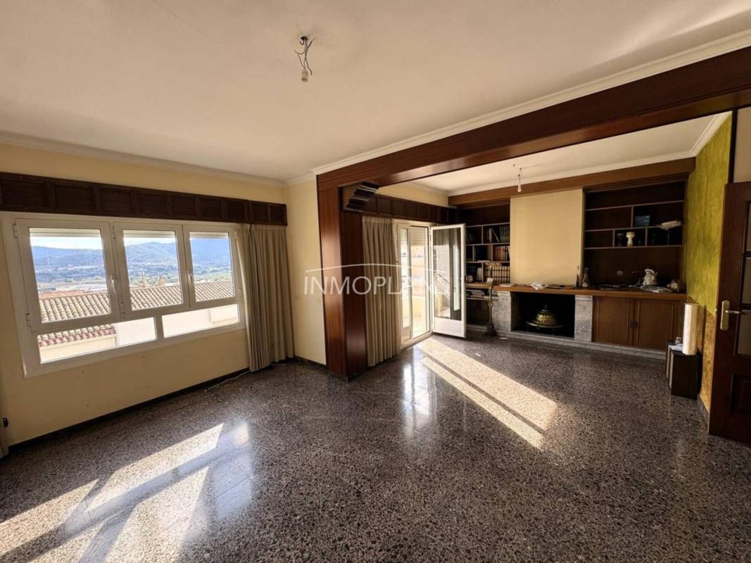 Sprzedaż mieszkania w Piso en Avenida de la Constitució, 33, Onil, Onil
photo 1