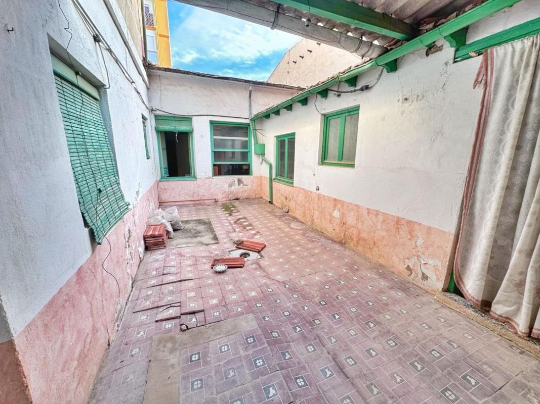 Properties for sale and rent in Spain photo 1