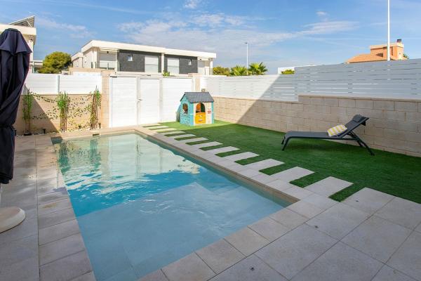 Chalet pareado en Calle Ventura Selva Gonzalez, 58, Monte y Mar, Gran Alacant photo 1