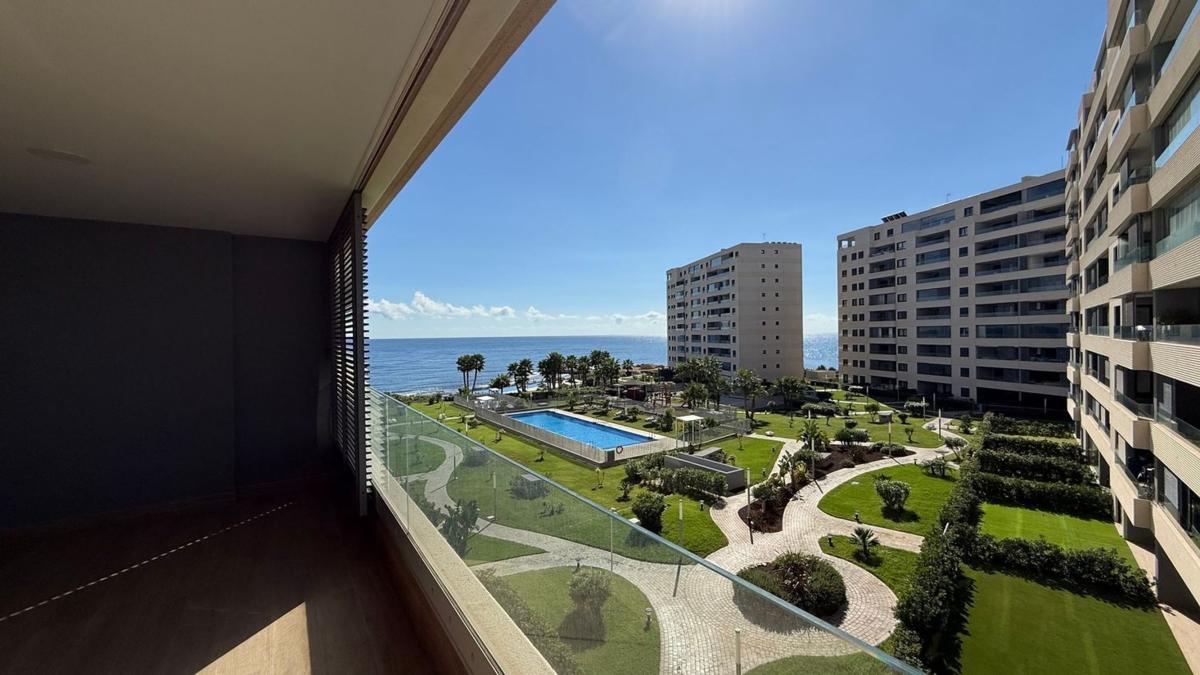 Sprzedaż mieszkania w Piso en Calle Ciclón, Punta Prima, Orihuela, Orihuela
photo 1
