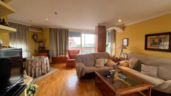 Venta de piso en Piso en Avenida de Santa Pola, Altabix, Elche / Elx, Elche / Elx
thumbnail 2