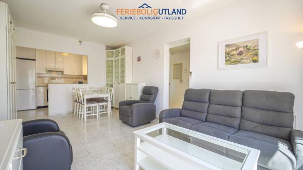 Chalet wolnostojący na sprzedaż w Casa o chalet en Calle Murillo, 120, La Siesta - El Salado - Torreta, Torrevieja, Torrevieja thumbnail 2