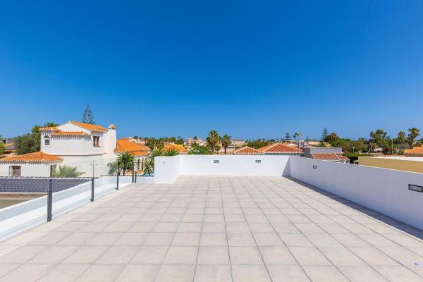 Casa o chalet independiente en Avenida Angel Garcia Rogel, Los Balcones y los Altos, Orihuela thumbnail 2