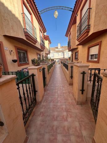 Chalet adosado en Calle Salvador Dalí, Redovan photo 3
