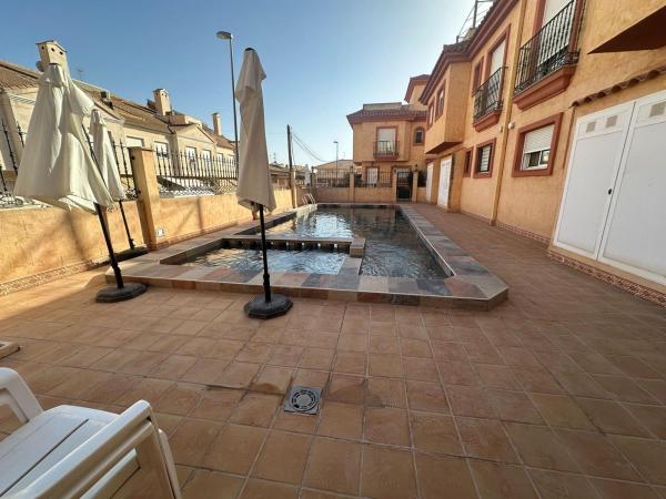 Chalet adosado en Calle Salvador Dalí, Redovan photo 4