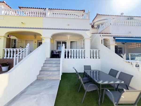 Chalet adosado en Calle Benidorm, Blue Lagoon - Galán, San Miguel de Salinas photo 2