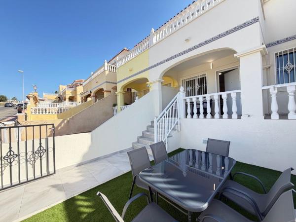 Chalet adosado en Calle Benidorm, Blue Lagoon - Galán, San Miguel de Salinas photo 3