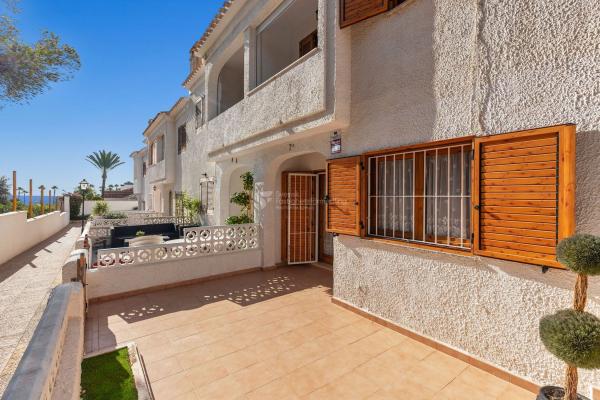 Sprzedaż mieszkania w Piso en Calle Jazmines, 7, Playa Flamenca, Orihuela, Orihuela
 photo 2