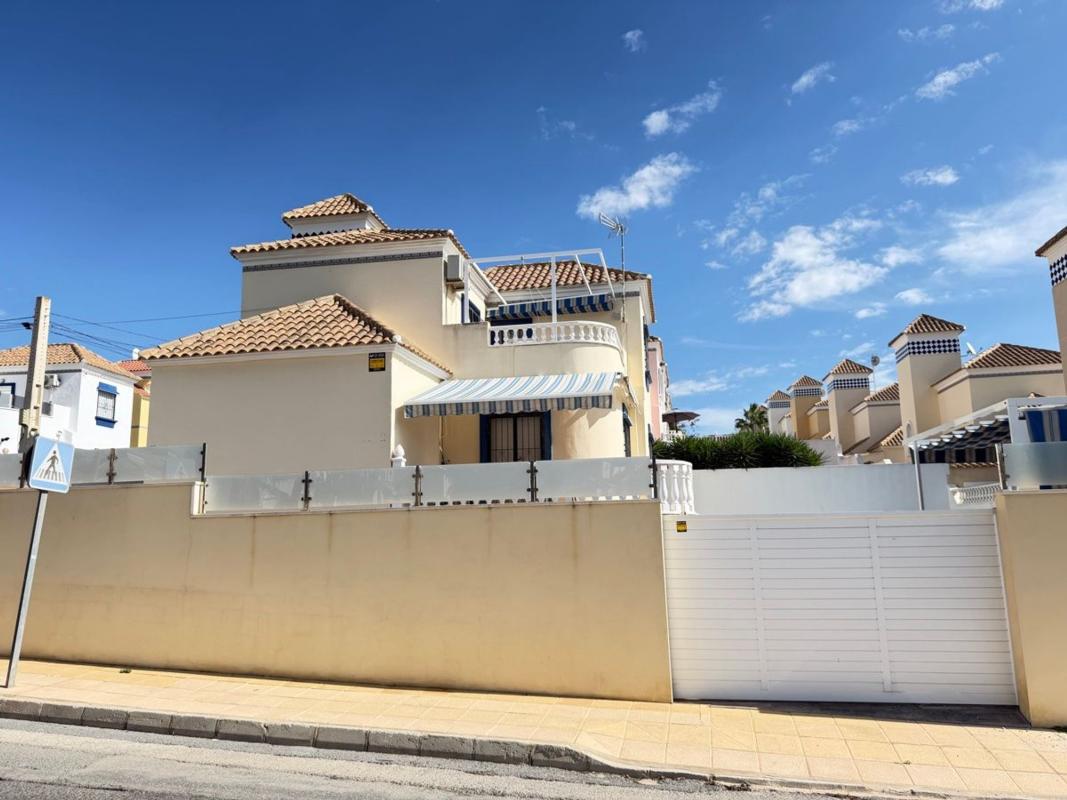 Properties for sale and rent in Spain photo 1