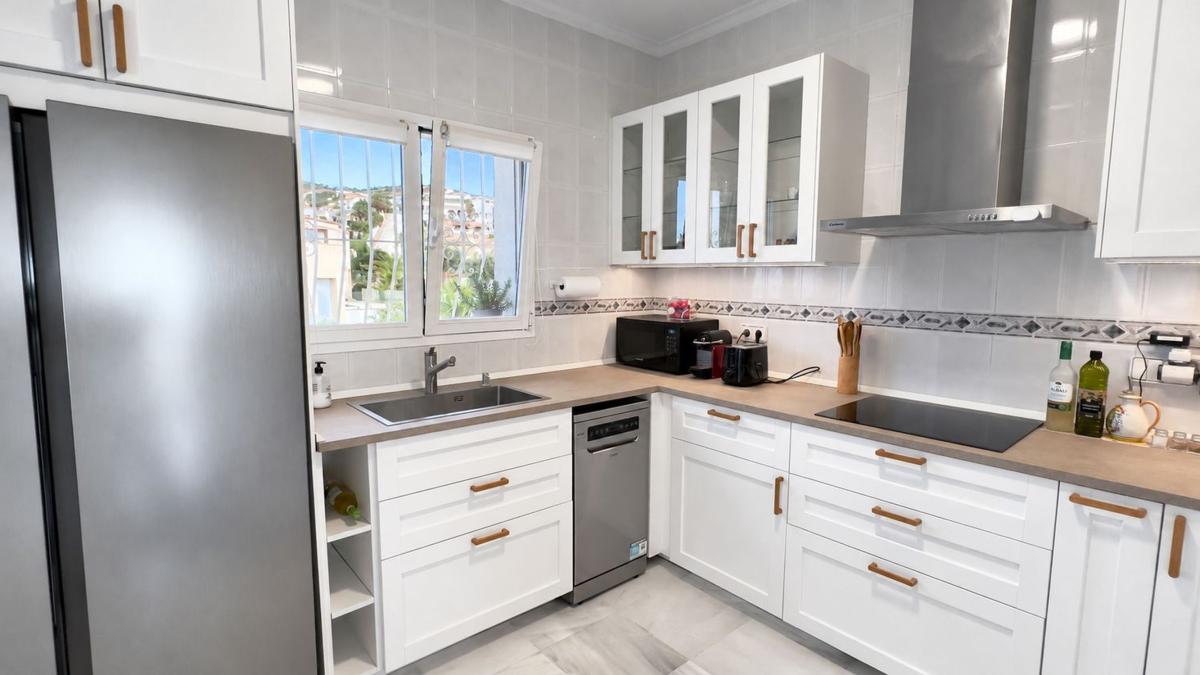 Properties for sale and rent in Spain photo 4