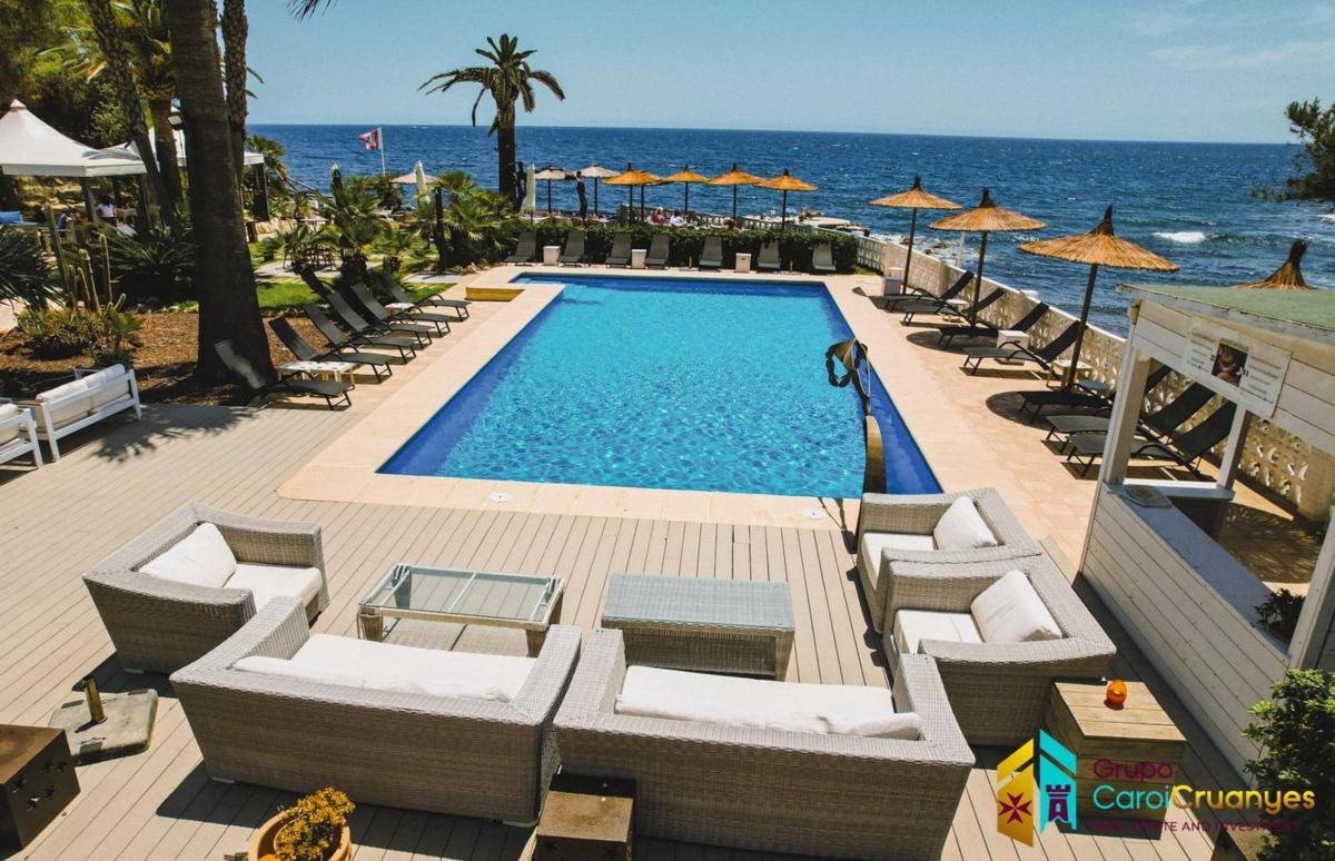 Edificio de 600m2 en venta en Moraira photo 4