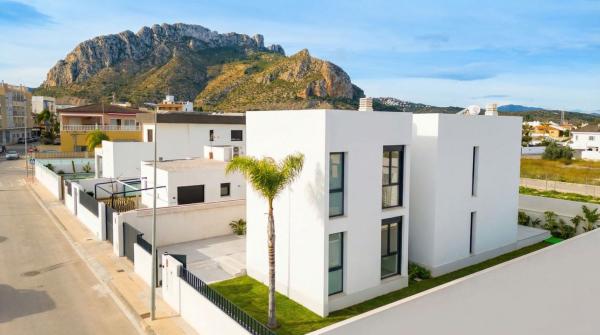 Chalet independiente en venta en Casa o chalet en El Verger, El Verger
thumbnail 2