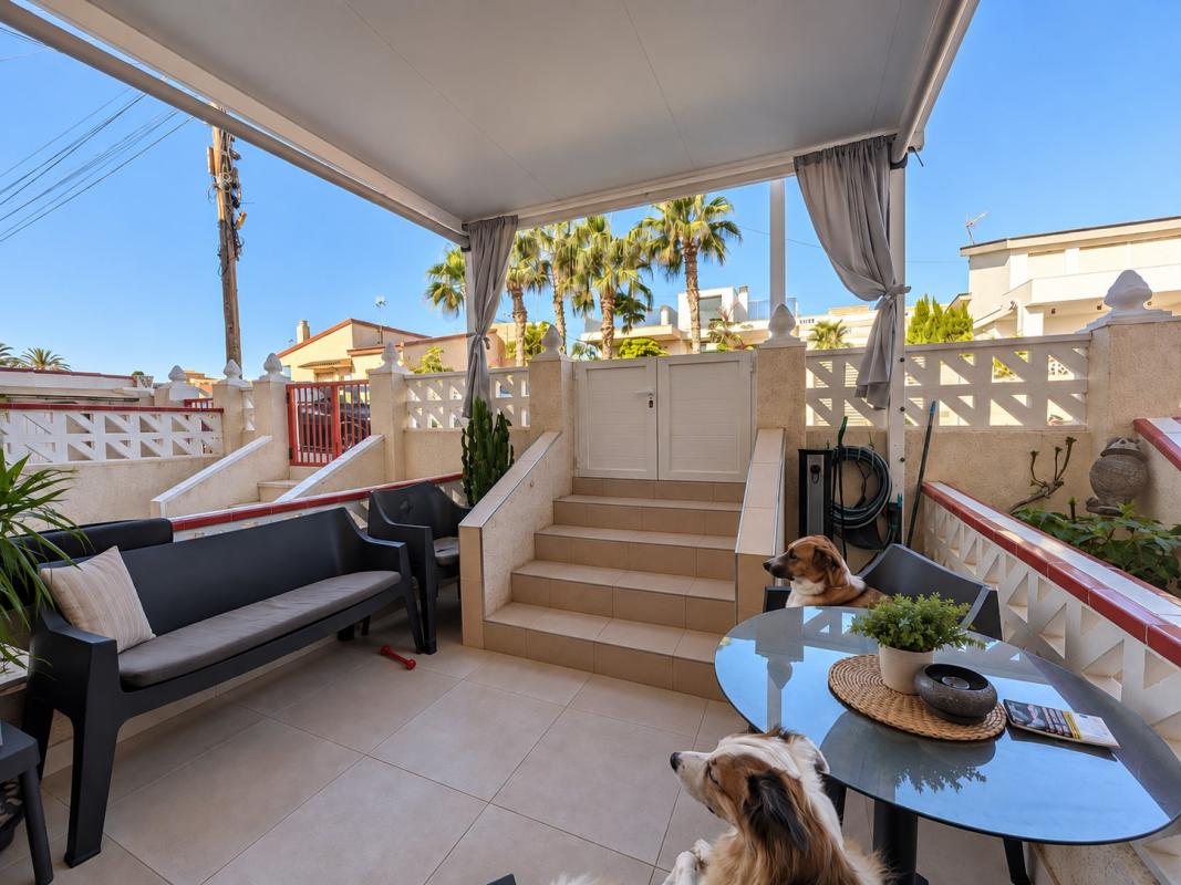 Venta de chalet adosado en  Av Alemania-Mata , Torrevieja photo 4