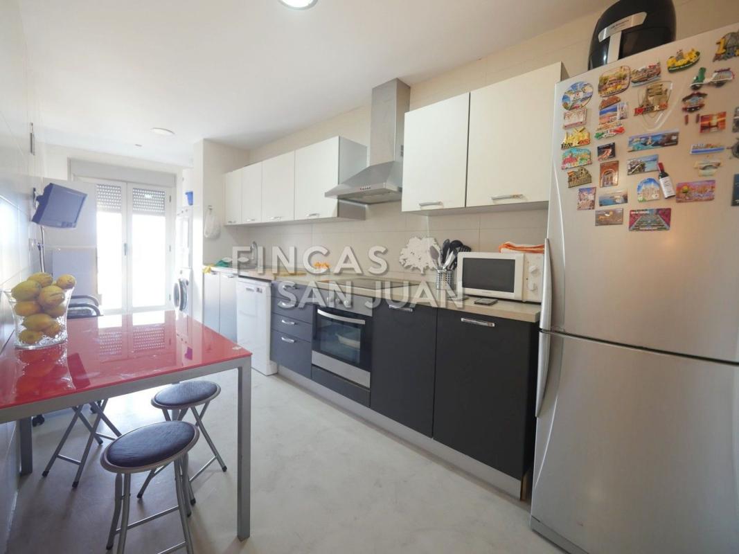 Продажа пентхауса на  Ático en Centro, San Juan de Alicante, Сан-Хуан-де-Аликанте photo 5