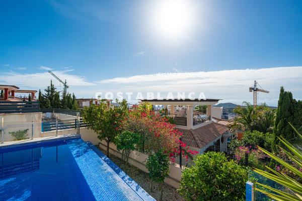 Chalet independiente en venta en Casa o chalet en Avenida de Granada, Balcón de Finestrat-Terra Marina, Finestrat, Finestrat
 photo 1