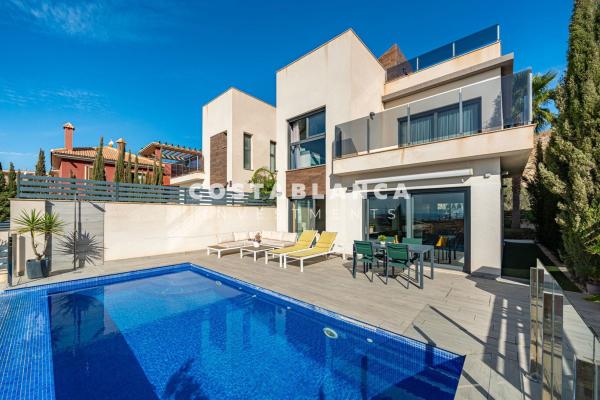Chalet independiente en venta en Casa o chalet en Avenida de Granada, Balcón de Finestrat-Terra Marina, Finestrat, Finestrat
 photo 2
