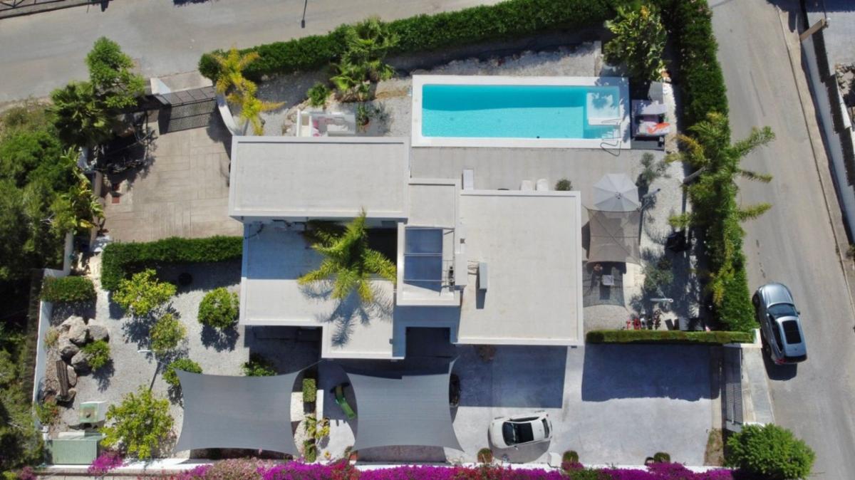 Properties for sale and rent in Spain photo 3