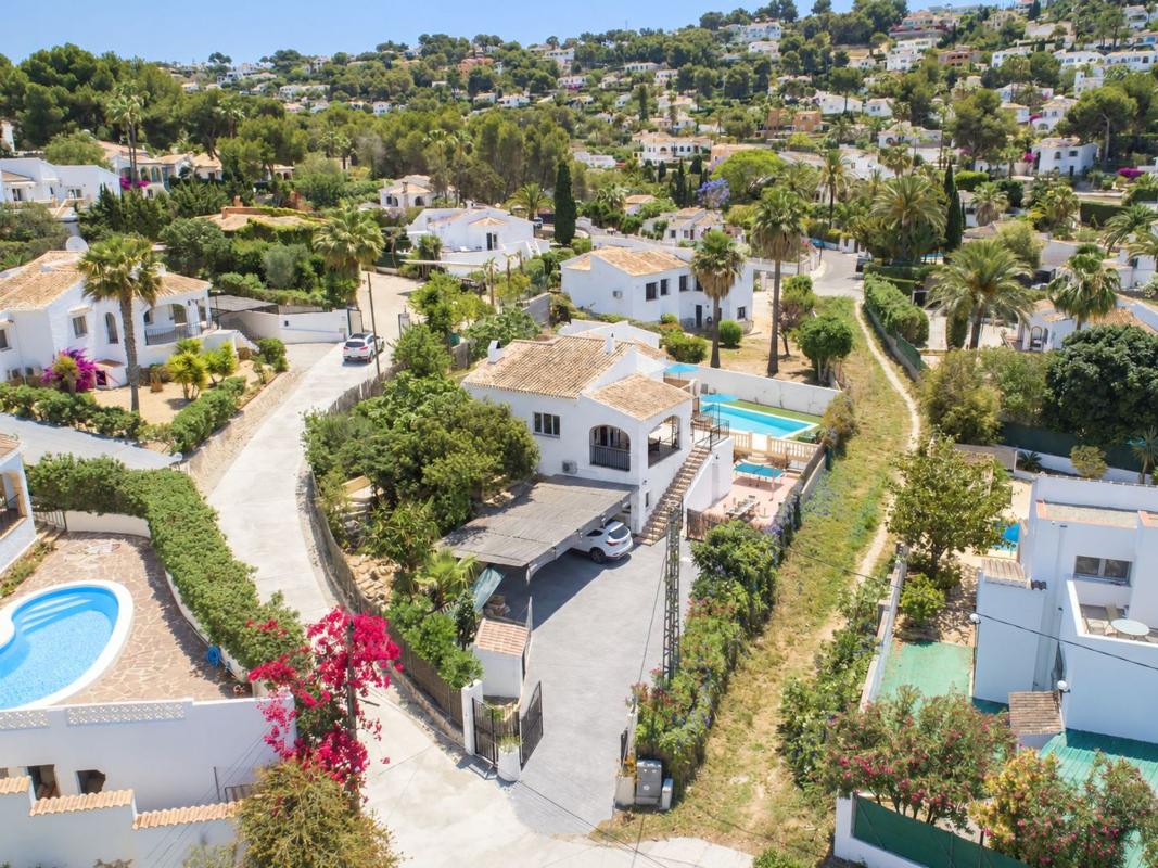 Properties for sale and rent in Spain photo 2