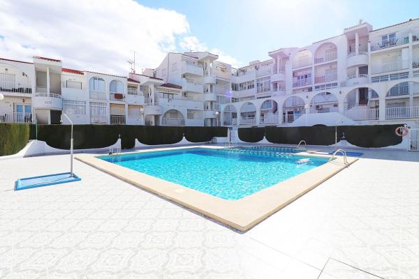 Sale of flat in Piso en Torrejon El, Cabo Cervera, Torrevieja, Torrevieja
thumbnail 2