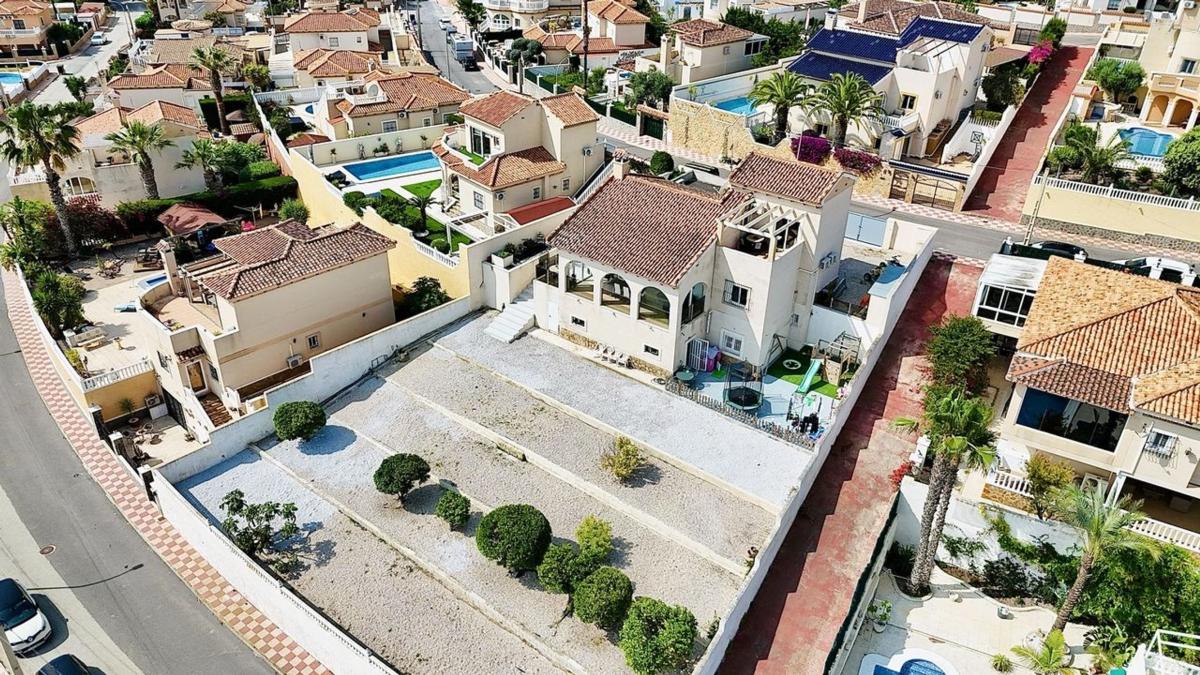 Sale of independent chalet in Casa o chalet en Centro, San Miguel de Salinas, San Miguel de Salinas
photo 2