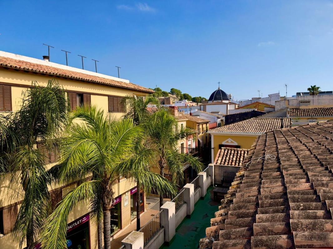 Properties for sale and rent in Spain photo 1