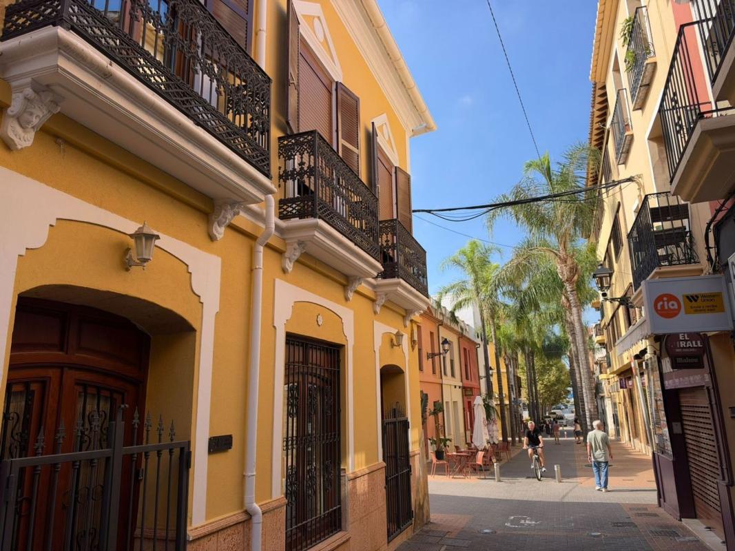Properties for sale and rent in Spain photo 2