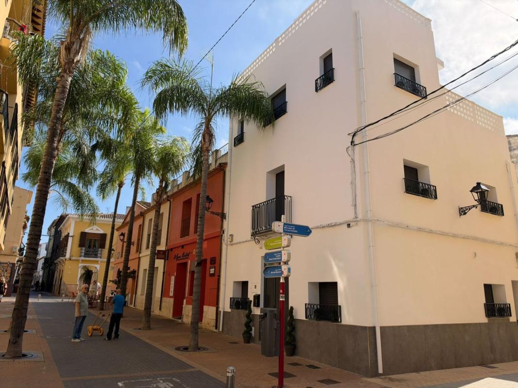 Properties for sale and rent in Spain photo 3