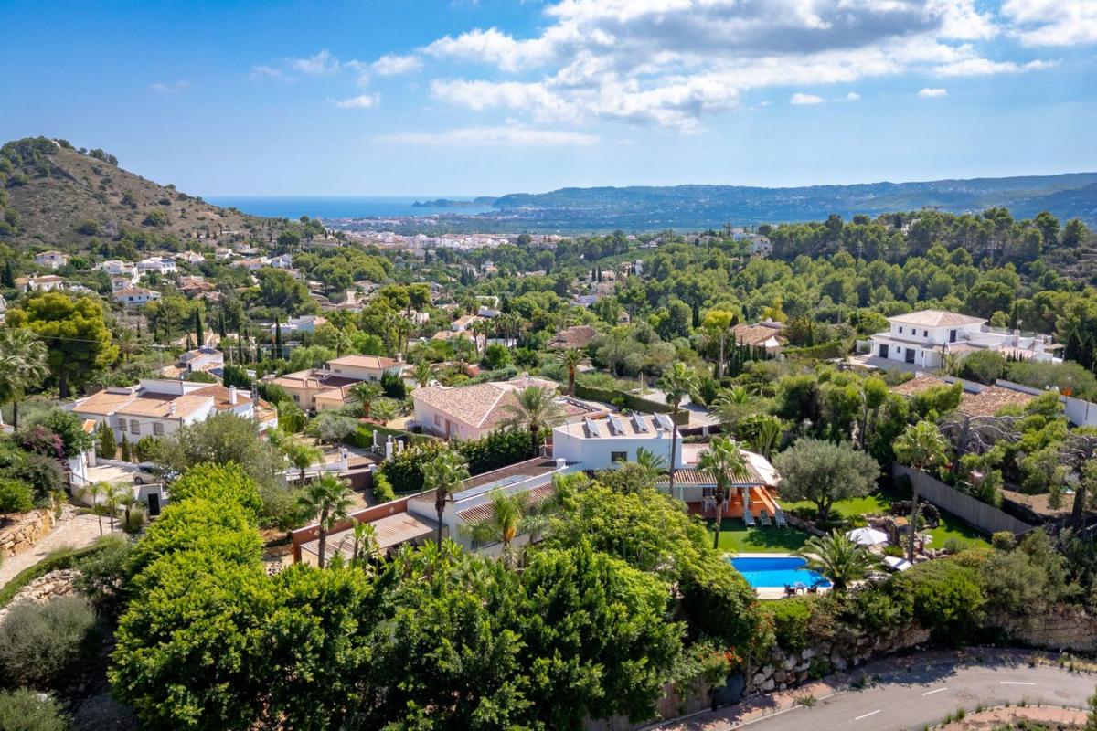 Properties for sale and rent in Spain photo 4