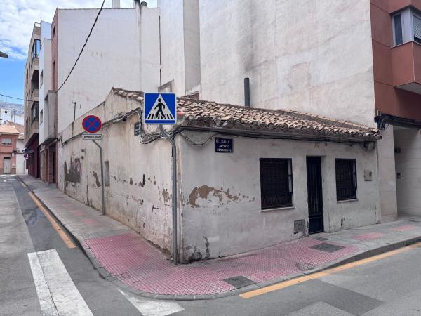 Chalet pareado en Calle Jacinto Benavente, Las Cruces, Villena photo