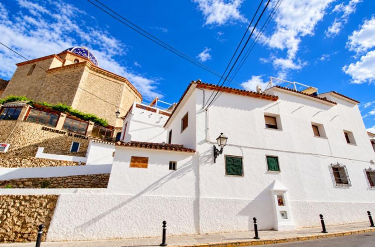 Propiedades en venta y alquiler en España photo 1