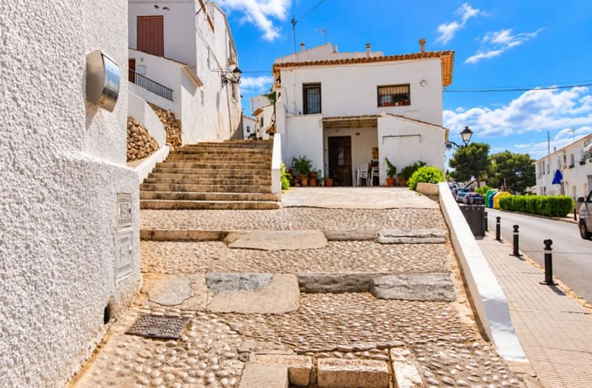 Propiedades en venta y alquiler en España photo 3