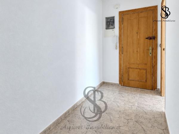 Продажа квартиры на Piso en Calle del Notario Salvador Montesinos Bonet, Centro, San Juan de Alicante, Сан-Хуан-де-Аликанте
thumbnail 3