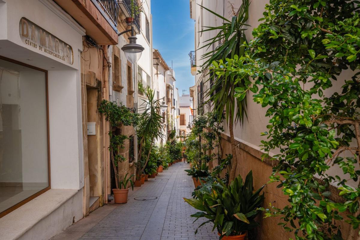 Properties for sale and rent in Spain photo 3