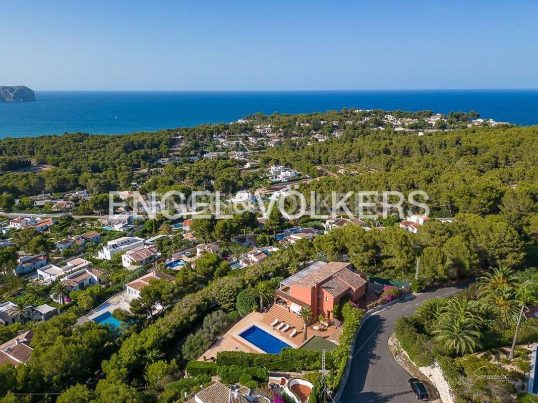 Properties for sale and rent in Spain photo 1